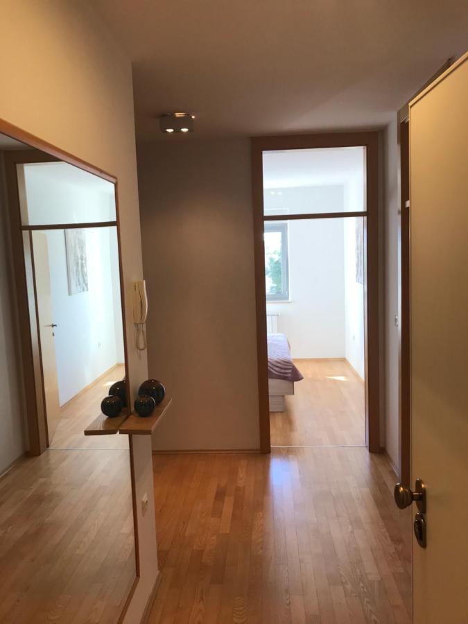 Apartment Angela With Private Garage Slot Pula Ngoại thất bức ảnh