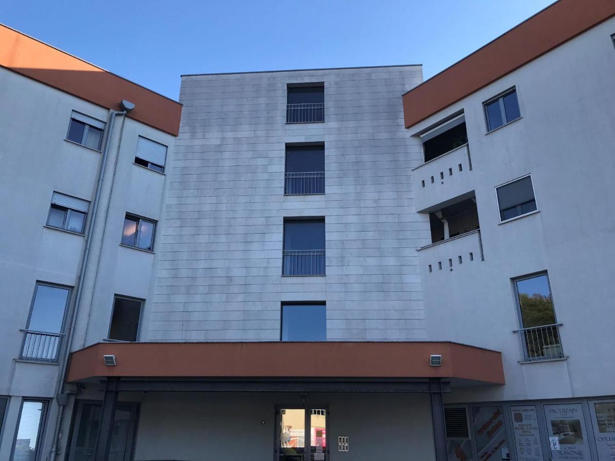 Apartment Angela With Private Garage Slot Pula Ngoại thất bức ảnh