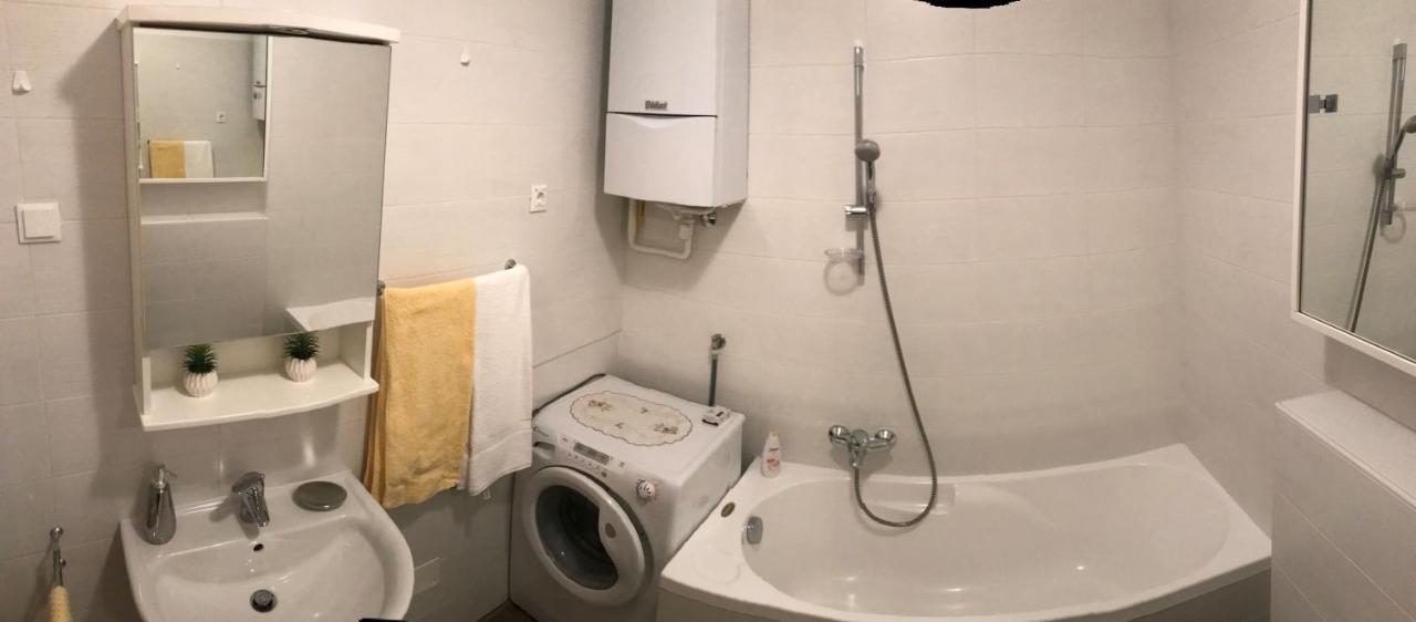 Apartment Angela With Private Garage Slot Pula Ngoại thất bức ảnh